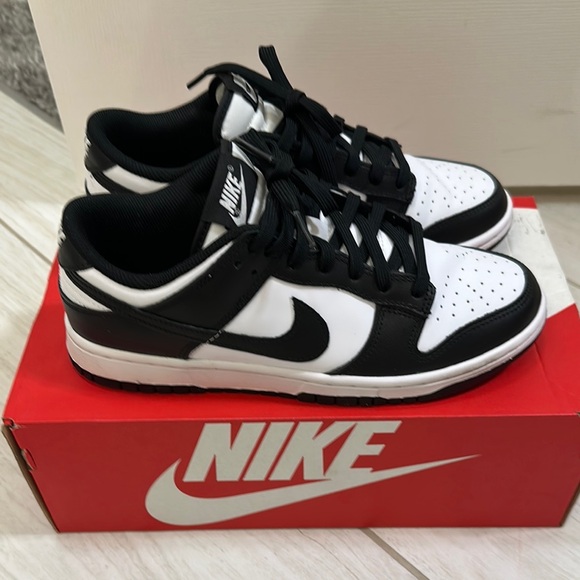 Nike Panda Dunks - Picture 3 of 7